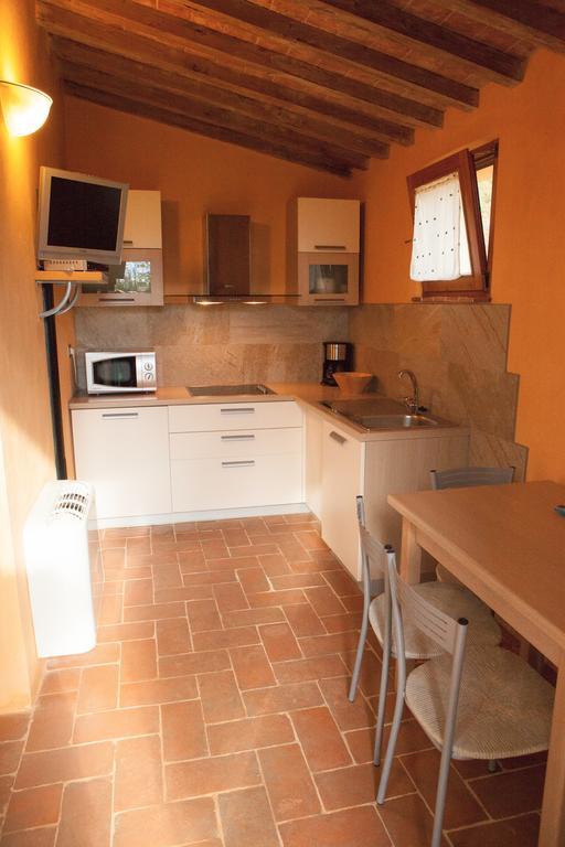 Casa Vacanze "Casale Al Pino" Riparbella Exterior foto
