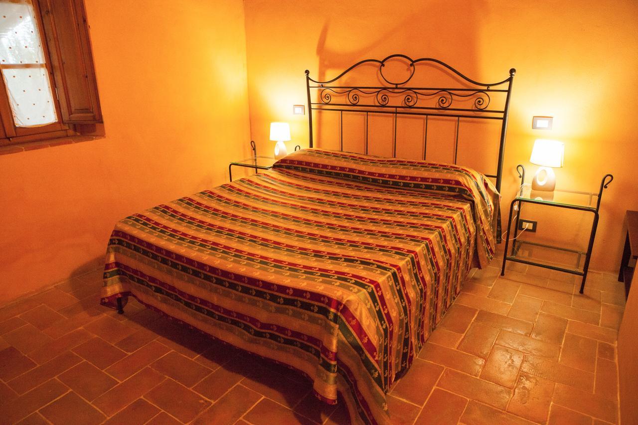 Casa Vacanze "Casale Al Pino" Riparbella Exterior foto