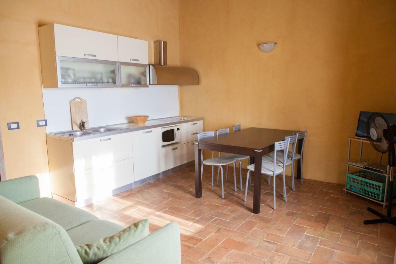 Casa Vacanze "Casale Al Pino" Riparbella Exterior foto