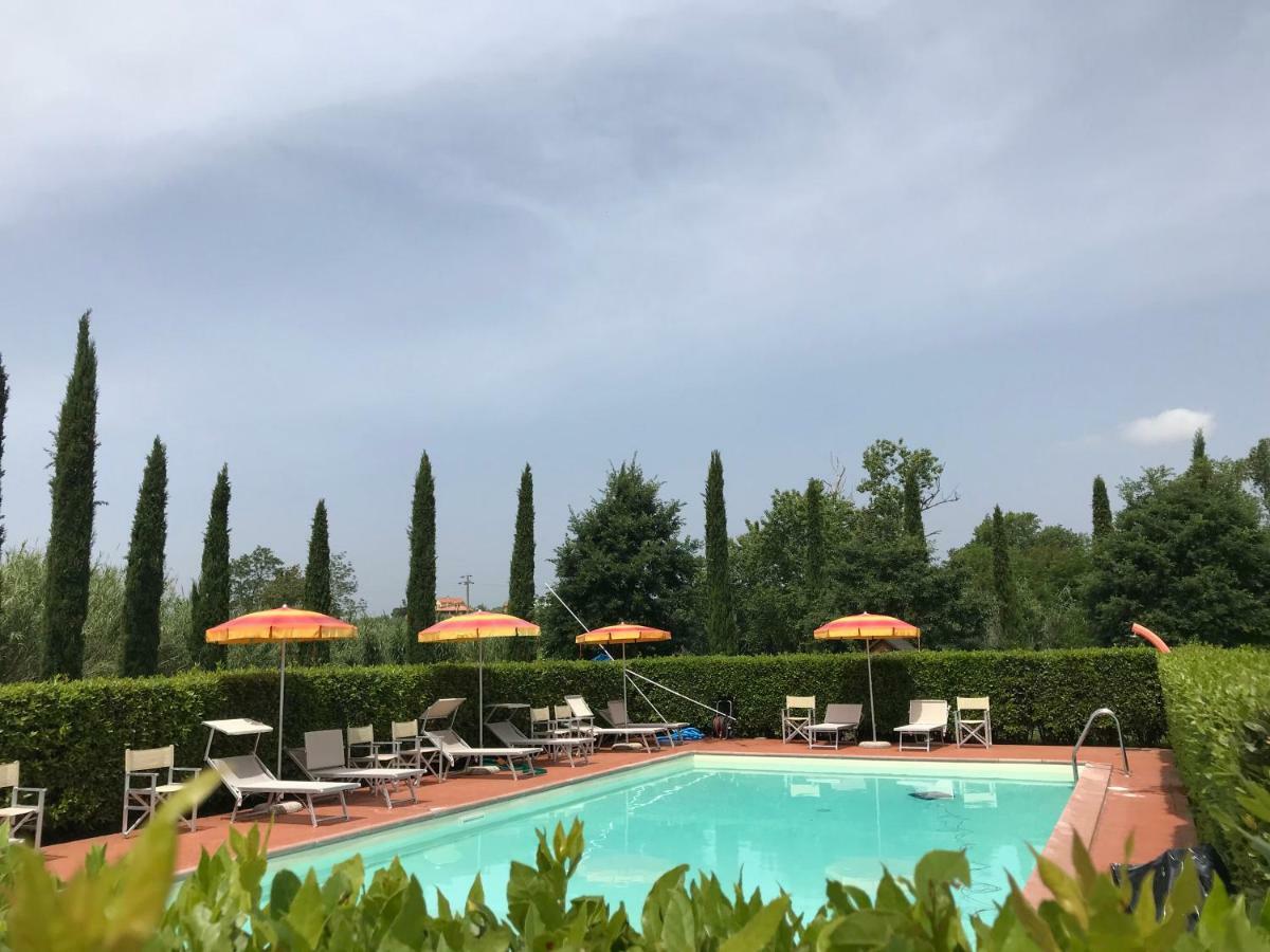 Casa Vacanze "Casale Al Pino" Riparbella Exterior foto
